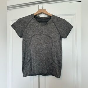 Lululemon Swiftly Tech Short Sleeve 2.0 *Race Size 6